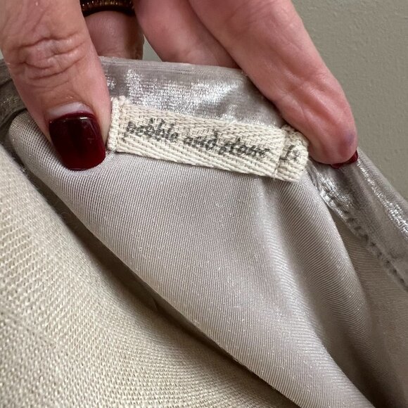 Women's Pebble and Stone Velvet V-neck Top with Bell Sleeves. Size 1X - Picture 4 of 6